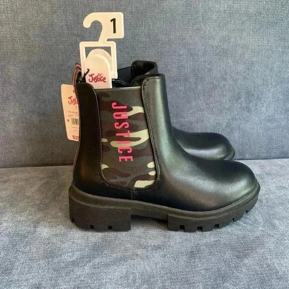 Girls Justice Black Camo Ankle Chelsea Slip On Zip New Winter Boots Size 1 - Picture 1 of 8